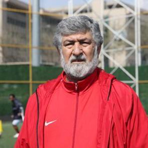 Ma&ccedil; sırasında kalp krizi ge&ccedil;iren antren&ouml;r Mustafa Bebe hayatını kaybetti!