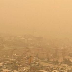 Meteoroloji'den hafta sonu uyarısı: &Ccedil;&ouml;l tozu kaplayacak! 13 ilde sarı alarm