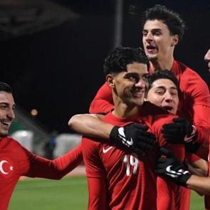 Osijek'te liderlik i&ccedil;in kritik ma&ccedil;! &Uuml;mit Milli Takım, Hırvatistan sınavında: Ma&ccedil; şifresiz