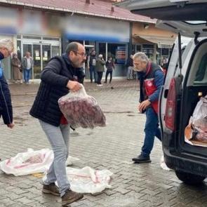 Otogarda y&uuml;zlerce kilo ka&ccedil;ak et ele ge&ccedil;irildi