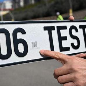 Standart dışı plakalar i&ccedil;in tanınan rehberlik s&uuml;resi yarın sona eriyor