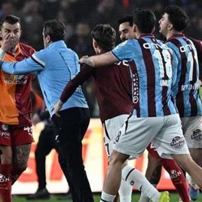 Trabzonspor'dan Onuralp &Ccedil;akıroğlu'na destek! Abd&uuml;lkerim Bardakcı i&ccedil;in olay iddia