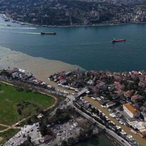 Yağışların ardından İstanbul Boğazı ve Hali&ccedil;'in rengi değişti!