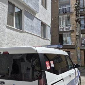 Yakınları haber alamıyordu, evinde &ouml;l&uuml; bulundu!