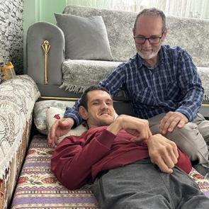 T&uuml;rkiye, Muhammed ve babasını konuşuyor! 'Allah'ın hediyesi' diyerek teklifleri reddetti 