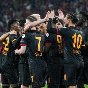 Aslan İzmir'de k&uuml;kredi! Galatasaray zaferle &ccedil;ıktı