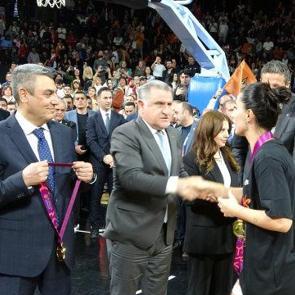 Bakan Bak, &Ccedil;BK Mersin&rsquo;in şampiyonluk sevincine ortak oldu