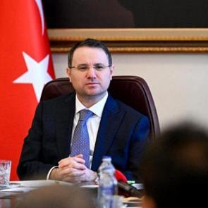Bakan G&uuml;rlek, Yargıda Birlik Derneği Başkanı ve &uuml;yelerini kabul etti