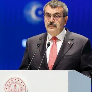 Bakan Tekin'den canlı yayında rest: Yaptırmam kardeşim
