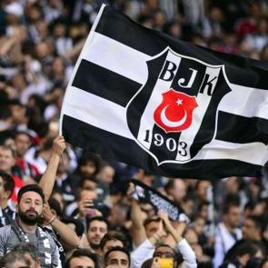 Beşiktaş taraftarından Antalyaspor ma&ccedil;ı i&ccedil;in eşi benzeri g&ouml;r&uuml;lmemiş protesto hazırlığı!