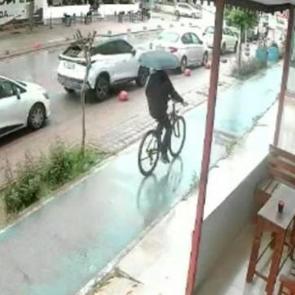 Bisikletini bıraktı, motosikleti &ccedil;alıp Gaziantep'e kadar s&uuml;rd&uuml;