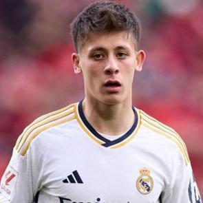 Devler Ligi ma&ccedil;ı &ouml;ncesi Real Madrid'de Arda G&uuml;ler kararı