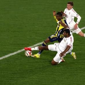 Fenerbah&ccedil;e-Beşiktaş ma&ccedil;ındaki penaltı i&ccedil;in IFAB ne diyor? MHK kararı doğru bulmuştu