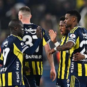 Fenerbah&ccedil;eli yıldız futbolcunun evi soyuldu! &Ccedil;alınan para dudak u&ccedil;uklattı