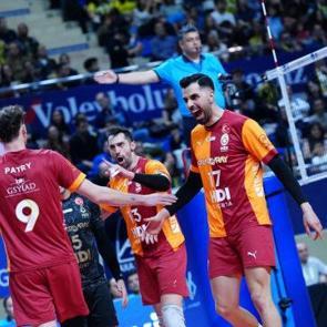 Fenerbah&ccedil;e'yi deviren Galatasaray finalde