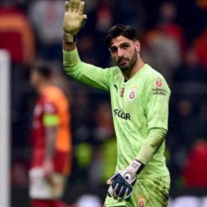 Galatasaray'da beklenmedik sakatlık! Ma&ccedil;a dakikalar kala kadrodan &ccedil;ıkarıldı