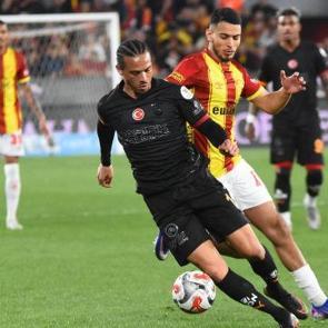 Galatasaray&rsquo;dan kritik virajda net mesaj: 'Şampiyonluk geliyorum' diyor!
