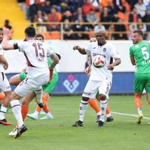 Karadeniz fırtınası Akdeniz'de dindi! Zirve yarışında s&uuml;rpriz kayıp