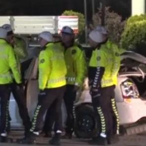 Kontrolden &ccedil;ıkan ara&ccedil;, tırdan inen şof&ouml;re &ccedil;arptı: 1 &ouml;l&uuml;