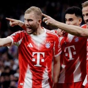 Şampiyonlar Ligi'nde &ccedil;eyrek final heyecanı başladı! 'Favori' evinde yıkıldı