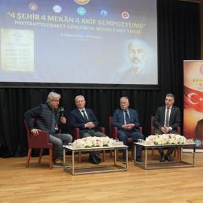 Mehmet &Acirc;kif&rsquo;in esaret g&uuml;nleri İstanbul&rsquo;da konuşuldu
