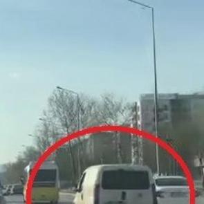 Peş peşe makas atan maganda herkesi korkuttu