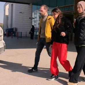 'Sevgili' kavgasında birbirini bı&ccedil;aklayan kızlardan biri tutuklandı