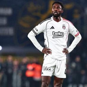 Fenerbah&ccedil;e ma&ccedil;ında sakatlanan Ndidi'den Beşiktaş'a k&ouml;t&uuml; haber!