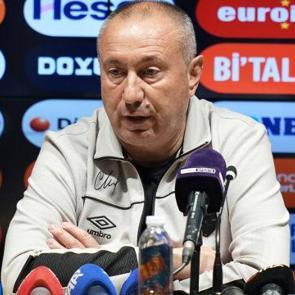 S&uuml;per Lig'de adil rekabet yok diyen Stoilov: Galatasaray'a avantaj sağlandı