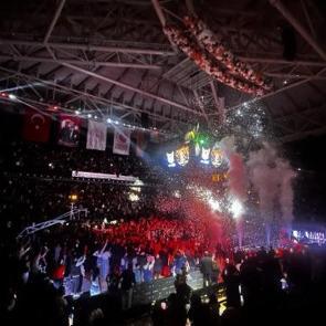 T&uuml;rk basketbolu Avrupa&rsquo;yı sallıyor: 5 kupada şampiyonluk ihtimali