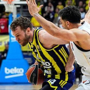 &Uuml;st &uuml;ste 5. yenilgisini alan Fenerbah&ccedil;e'ye play-off m&uuml;jdesi