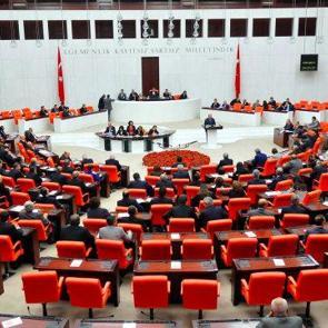 Yoklama isteyip giden vekilin maaşı kesilecek