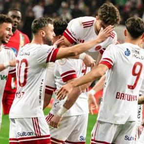 1. Lig'in zirvesinde t&uuml;m hesaplar değişti! 2 takım arasında muhteşem rekabet