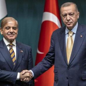 ABD-İran m&uuml;zakereleri &ouml;ncesi T&uuml;rkiye'ye s&uuml;rpriz ziyaret