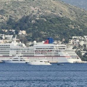 Bodrum&rsquo;da kruvaziyer hareketliliği: 357 turist il&ccedil;eyi gezdi