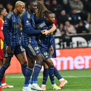 Gol ve asist sayısı &ccedil;ift hanelere ulaştı! Fenerbah&ccedil;e'nin yıldızı Avrupa'nın radarında