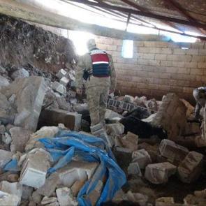 Kilis'te ahır &ccedil;&ouml;kt&uuml;; 40 koyun &ouml;ld&uuml;