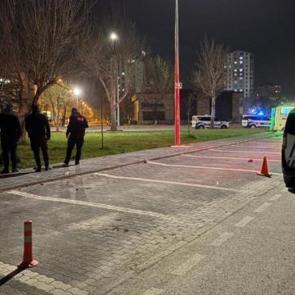 &lsquo;Laf atma&rsquo; meselesinde kan aktı: 4 yaralı