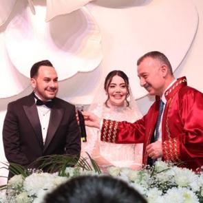 Milletvekili Veysel Tipioğlu'nun mutlu g&uuml;n&uuml;: Siyaset ve iş d&uuml;nyası bu d&uuml;ğ&uuml;nde buluştu