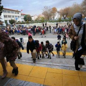 Milli İrade Platformu: Okullar, &ouml;ğretmenler ve &ccedil;ocuklar hepimizin