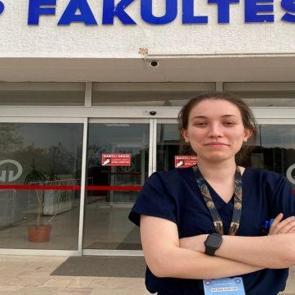 25 yaşındaki gen&ccedil; doktorun kahreden &ouml;l&uuml;m&uuml;! 