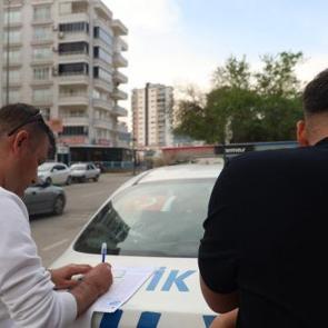 Adana'da aracının 4 katı ceza &ouml;deyen s&uuml;r&uuml;c&uuml;den akılalmaz s&ouml;zler 