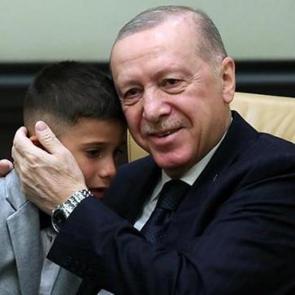Cumhurbaşkanı Erdoğan, 23 Nisan'da &ccedil;ocuklarla bir araya geldi