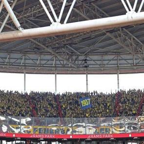 Fenerbah&ccedil;e taraftarları derbi sonrası ayaklandı! İstifaya davet ettiler