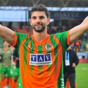 Galatasaray aradığı stoperi S&uuml;per Lig'de buldu! 