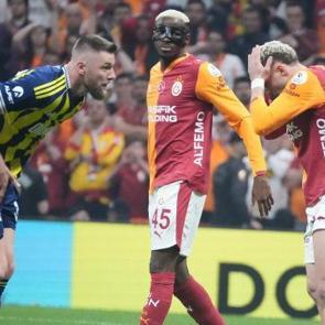 Galatasaray - Fenerbah&ccedil;e derbisinde ilgi &ccedil;eken kareler