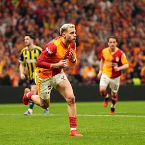 Galatasaray, Fenerbah&ccedil;e'ye karşı 25 yıl sonra bir ilki başardı