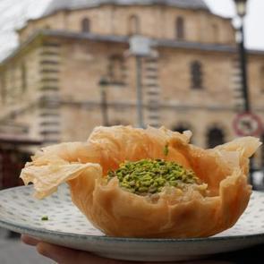 G&ouml;reni şaşırtan lezzet: Gaziantep&rsquo;in yeni geri d&ouml;n&uuml;ş&uuml;m tatlısı