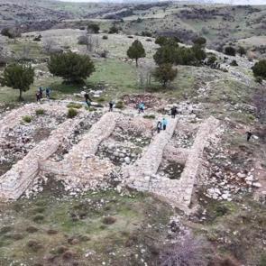 Karadeniz&rsquo;de tek! Amasya&rsquo;daki Zeus Tapınağı ayağa kalkacağı g&uuml;n&uuml; bekliyor