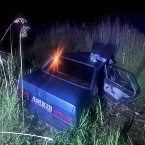 Manisa'da korkun&ccedil; kaza: Otomobil kanala u&ccedil;tu! &Ouml;l&uuml; ve yaralılar var!